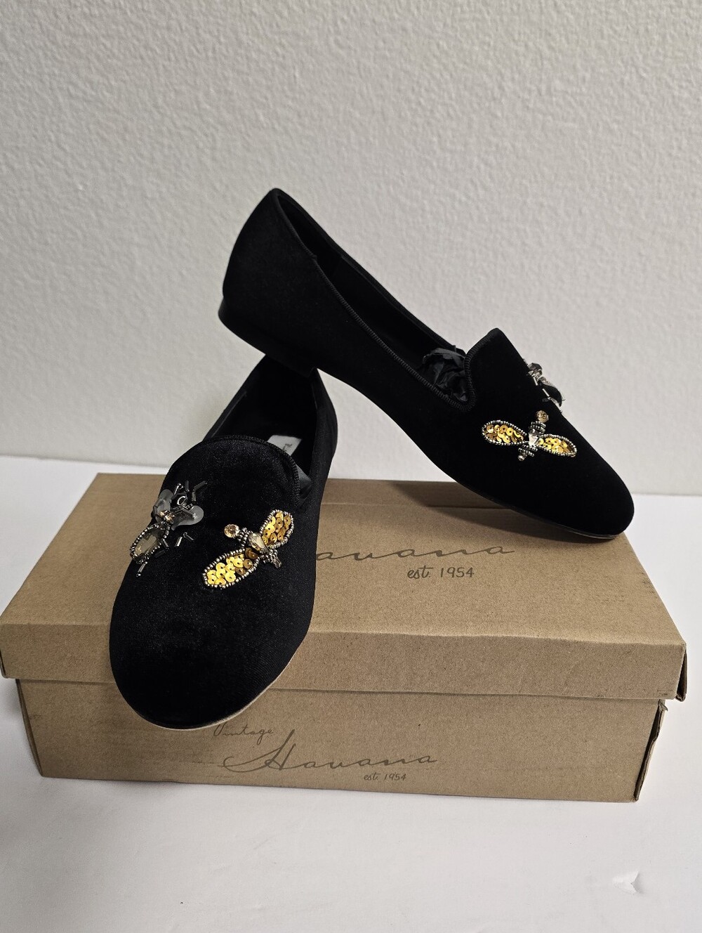 Vibtage Havana Sue Velvet In Black